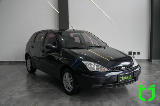 FORD FOCUS 2.0 GHIA 16V GASOLINA 4P AUTOMÁTICO FORD FOCUS 2.0 GHIA 16V GASOLINA 4P AUTOMÁTICO
